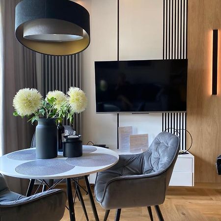 Family & Business Elegant Apartments Ventus IX Wiekow- Centrum Downtown New! เคียลเซ ภายนอก รูปภาพ