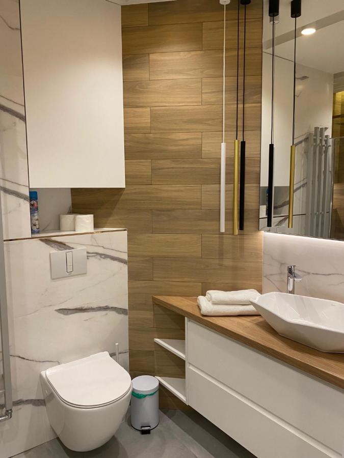 Family & Business Elegant Apartments Ventus IX Wiekow- Centrum Downtown New! เคียลเซ ภายนอก รูปภาพ